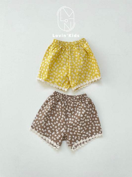 [Lovin] Floral Lace Shorts