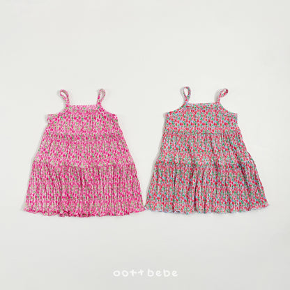 [PRE-ORDER] Daisy Pleats Dress