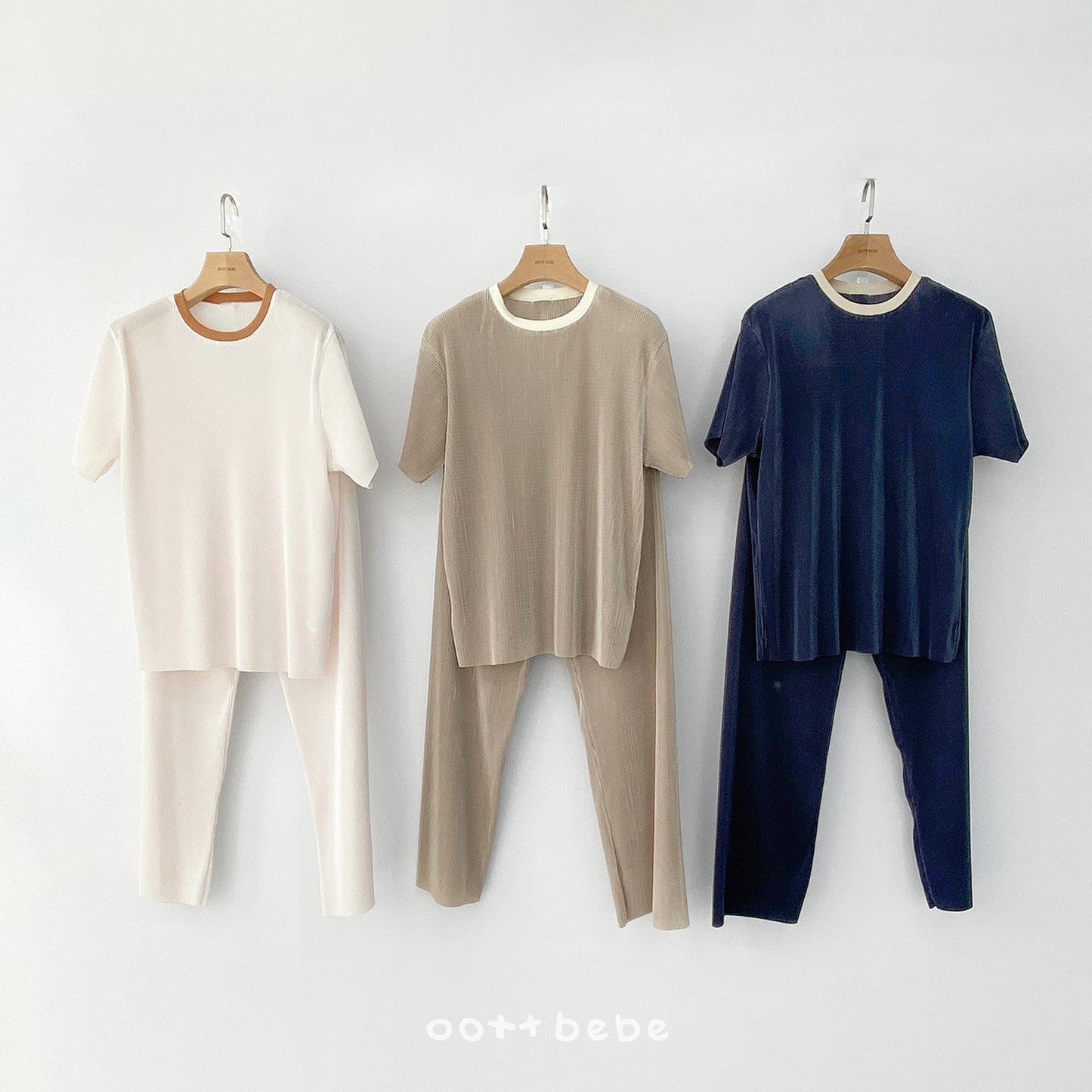 [PRE-ORDER] Barbie Pleats Top Bottom Set (Mom Couple)
