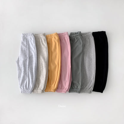 [PRE-ORDER] Everyday Pin-Tuck Pants