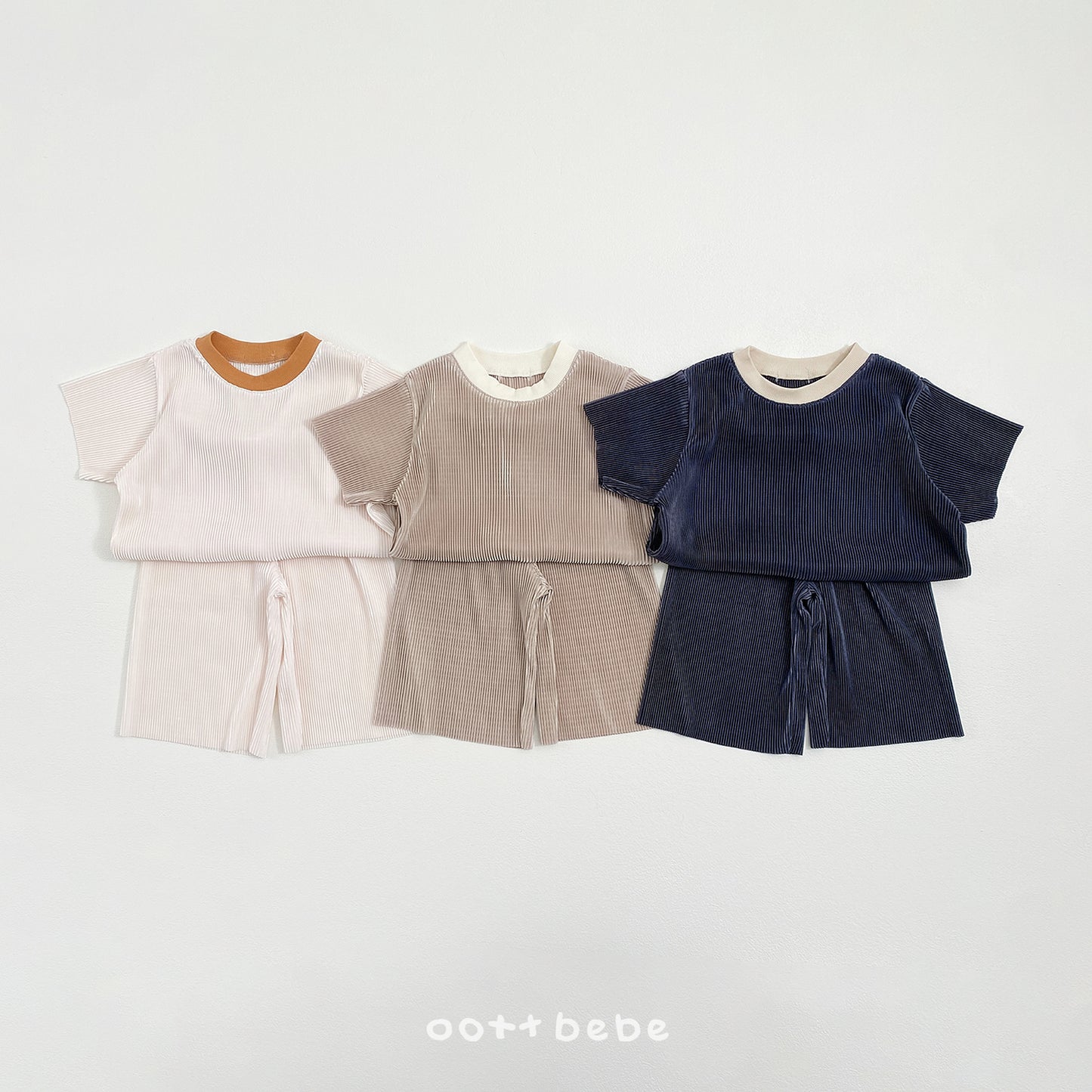[PRE-ORDER] Barbie Pleats Top Bottom Set (Mom Couple)