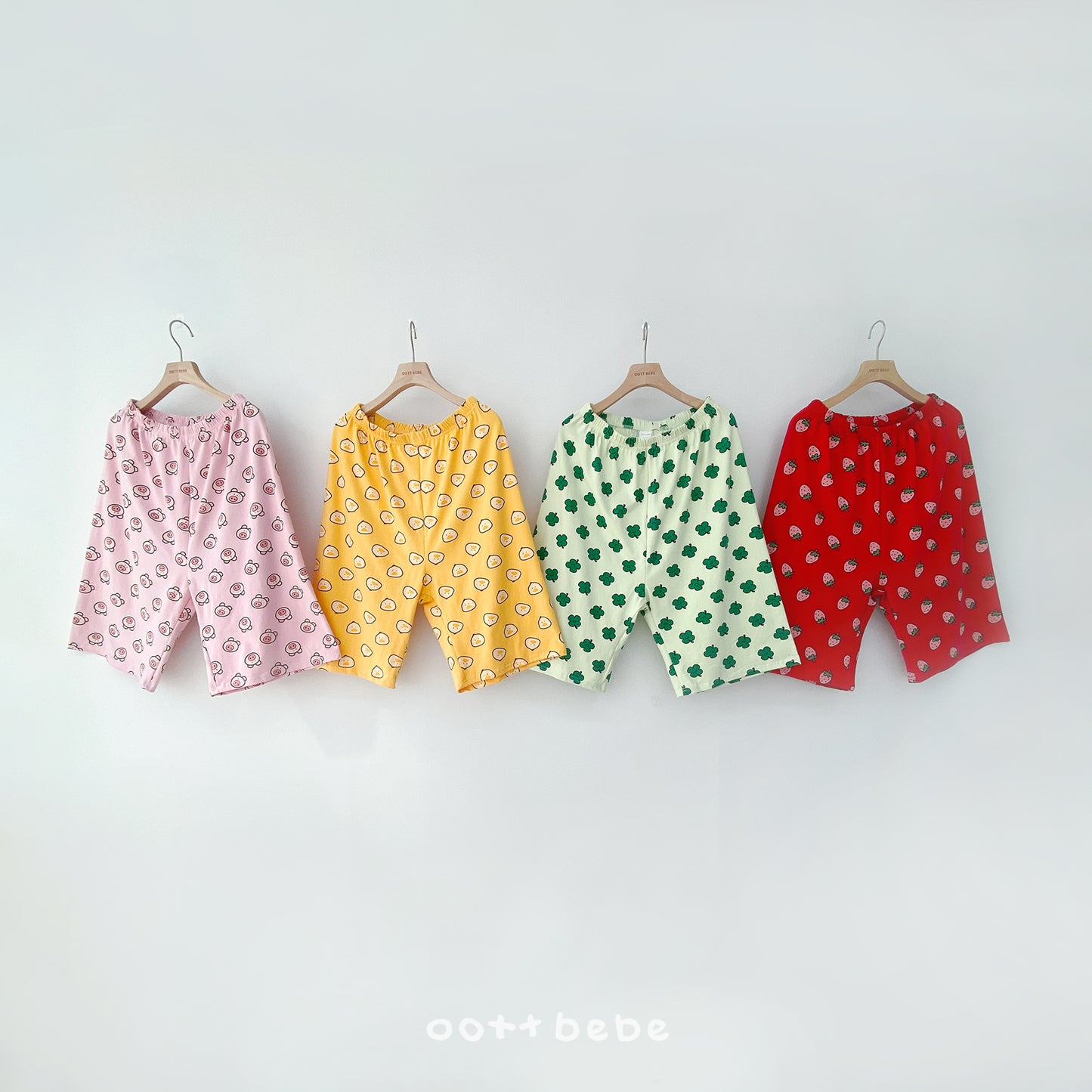 [PRE-ORDER] Happy Friends Pants (Mom Couple)
