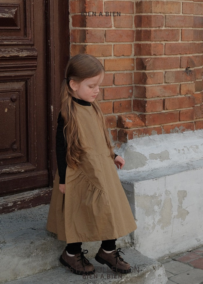 [PRE-ORDER] Kiev Dress (Mom Couple)