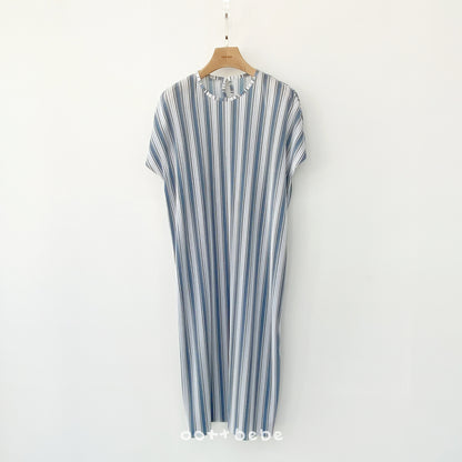 [PRE-ORDER] Twinkle Pleats Dress (Mom Couple)