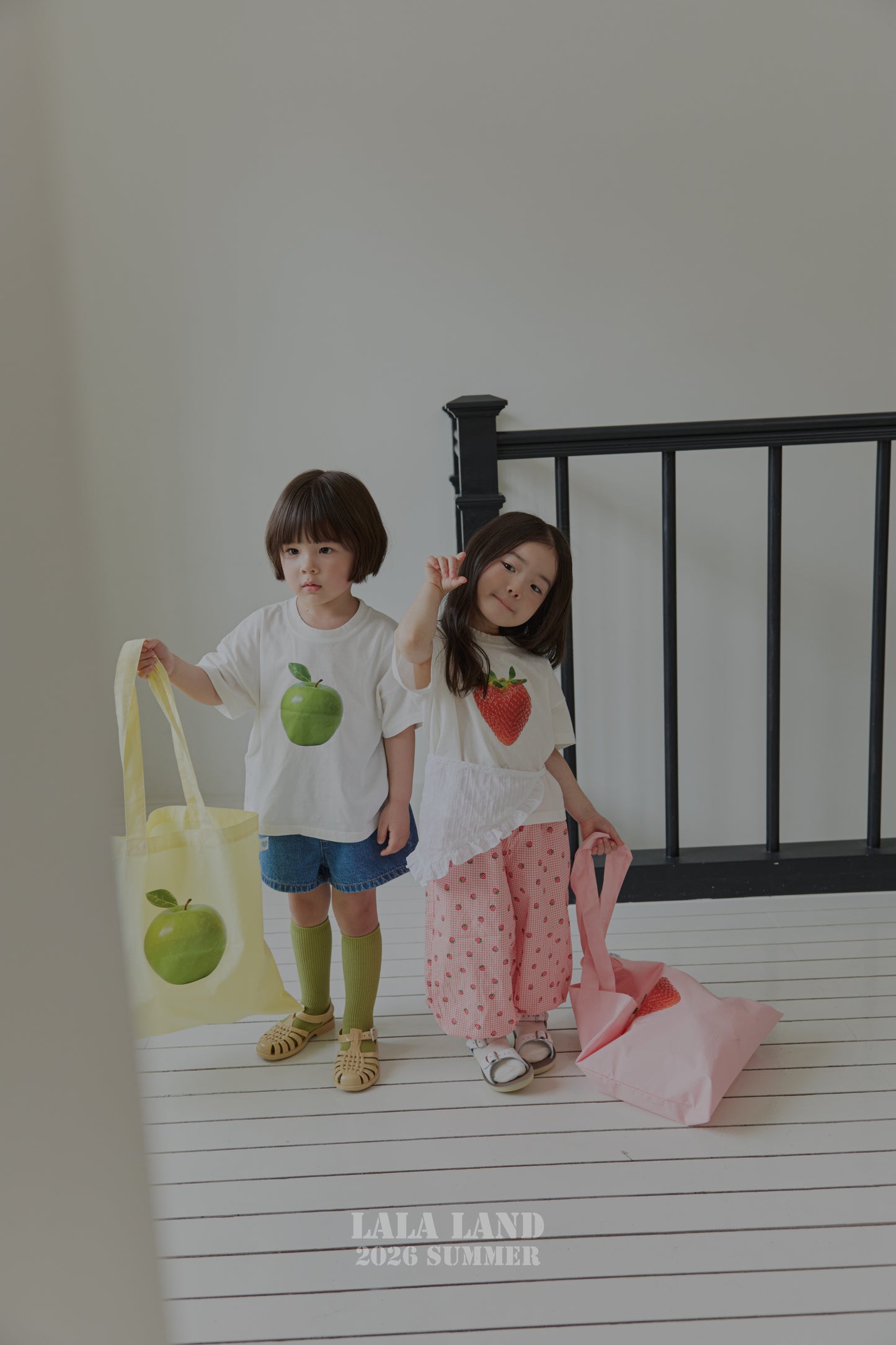[PRE-ORDER] Berry Apple T-Shirts (Mom & Dad Couple)