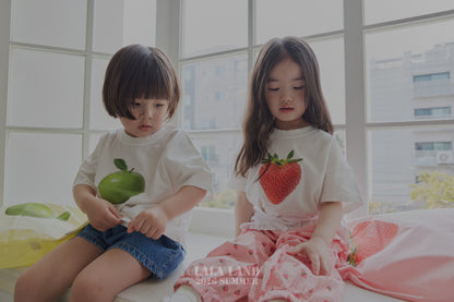 [PRE-ORDER] Berry Apple T-Shirts (Mom & Dad Couple)