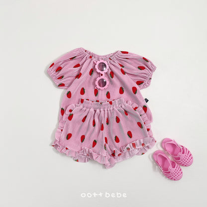 [PRE-ORDER] Sweet Berry Pleats Top Bottom Set