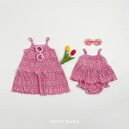 [PRE-ORDER] Daisy Pleats Dress