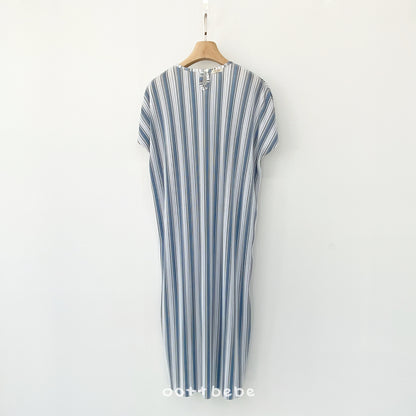 [PRE-ORDER] Twinkle Pleats Dress (Mom Couple)