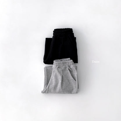 [PRE-ORDER] All Day Pin-Tuck Pants