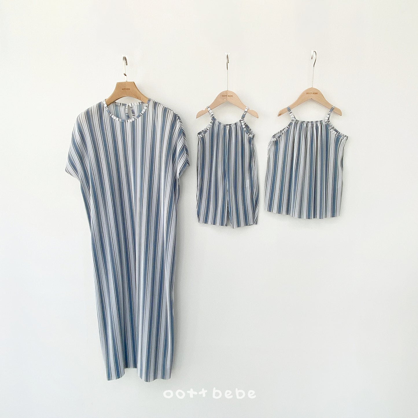 [PRE-ORDER] Twinkle Pleats Dress (Mom Couple)