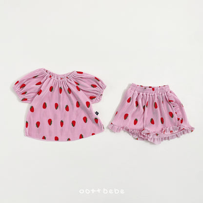 [PRE-ORDER] Sweet Berry Pleats Top Bottom Set