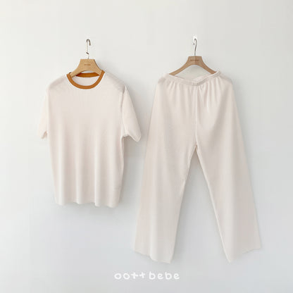 [PRE-ORDER] Barbie Pleats Top Bottom Set (Mom Couple)