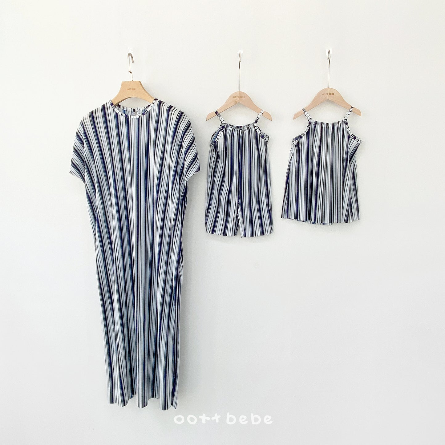 [PRE-ORDER] Twinkle Pleats Dress (Mom Couple)