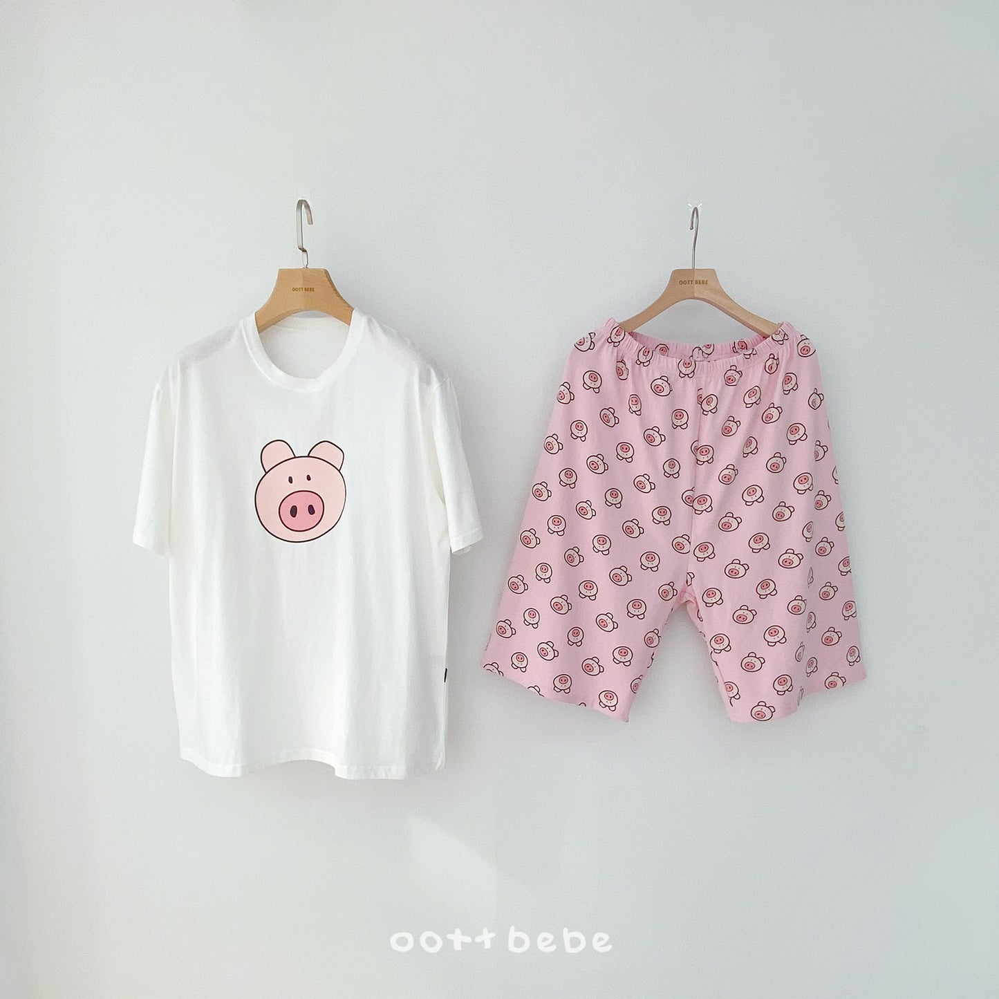 [PRE-ORDER] Happy Friends Pants (Mom Couple)
