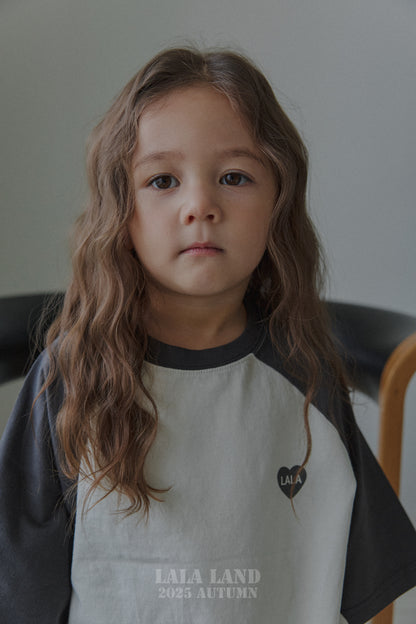 [PRE-ORDER] Heart Raglan T-Shirts