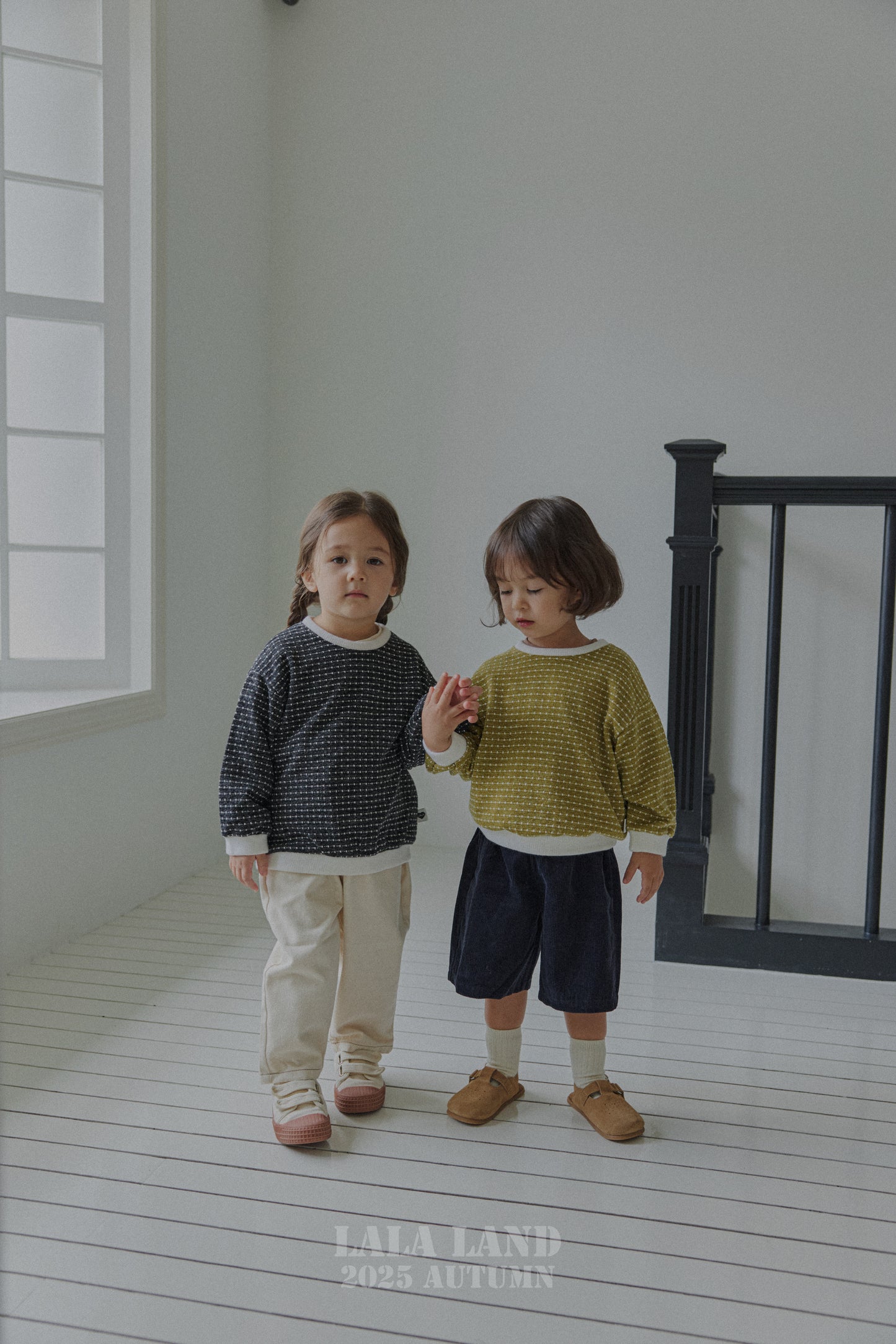 [PRE-ORDER] Dot Dot Knit Sweatshirts