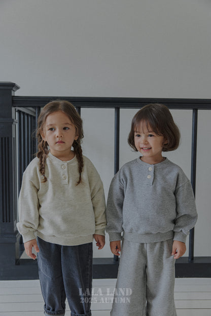 [PRE-ORDER] Button Sweatshirts