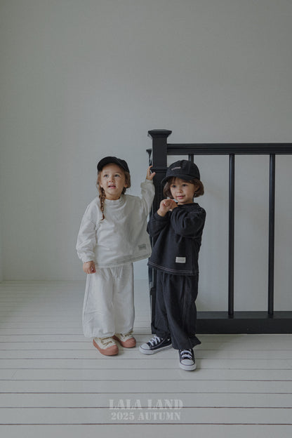 [PRE-ORDER] White&Black Sweatshirts
