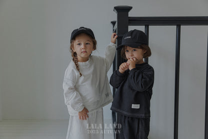 [PRE-ORDER] White&Black Sweatshirts