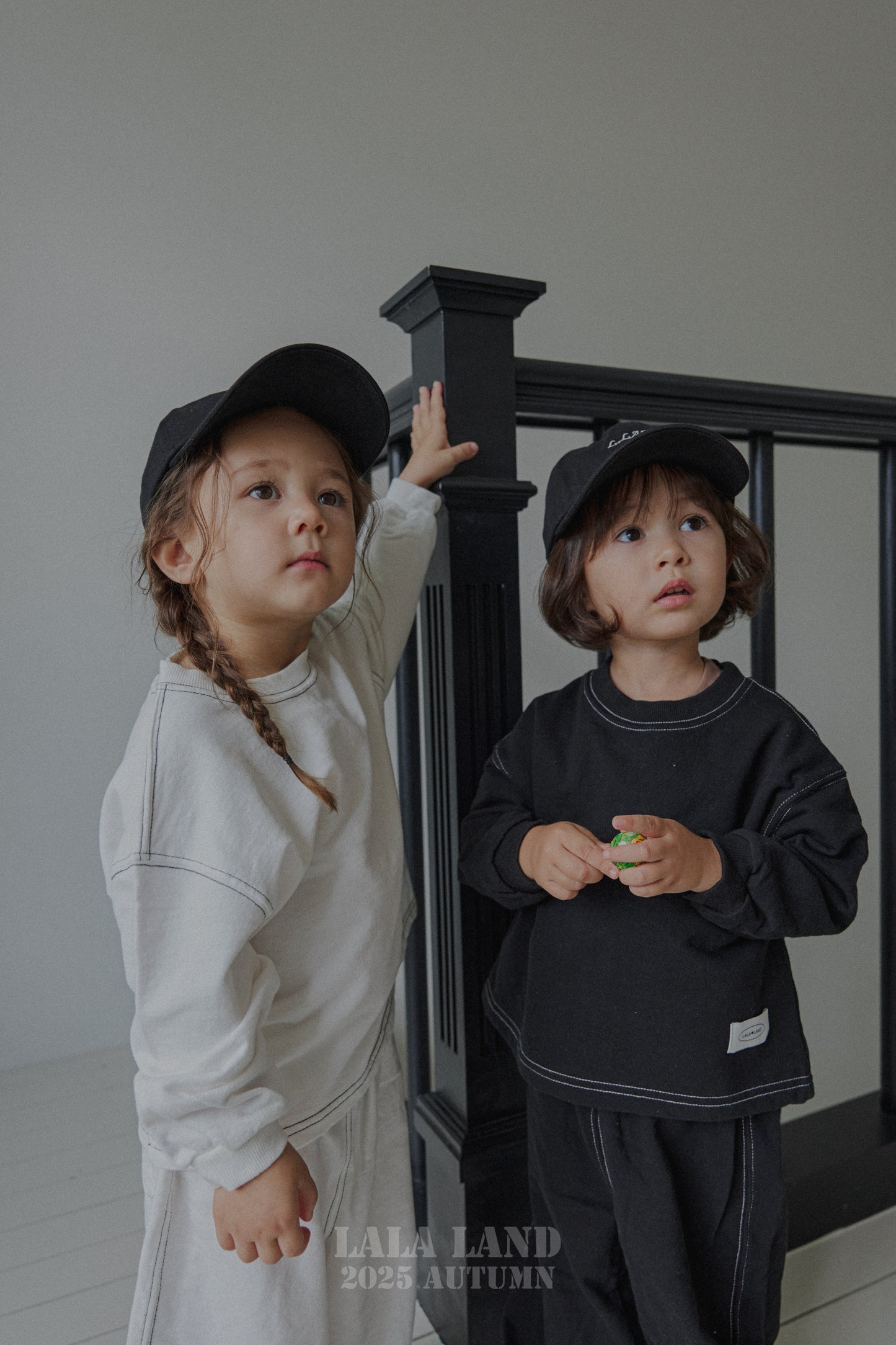 [PRE-ORDER] White&Black Sweatshirts