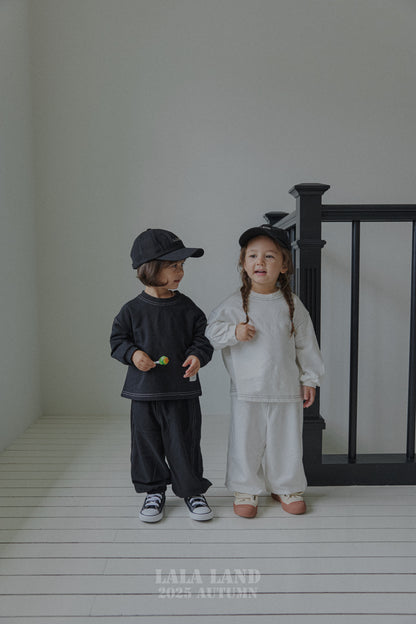 [PRE-ORDER] White&Black Sweatshirts