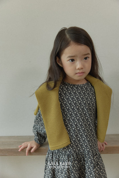 [PRE-ORDER] Blooming Long Blouse