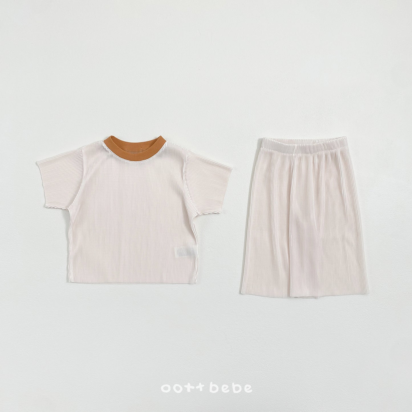 [PRE-ORDER] Barbie Pleats Top Bottom Set (Mom Couple)