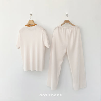 [PRE-ORDER] Barbie Pleats Top Bottom Set (Mom Couple)