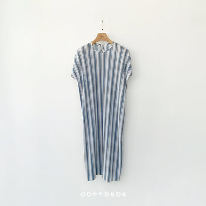 [PRE-ORDER] Twinkle Pleats Dress (Mom Couple)