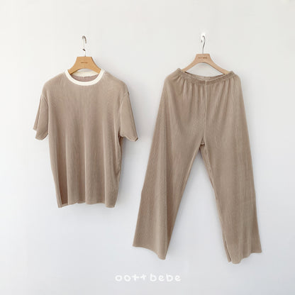 [PRE-ORDER] Barbie Pleats Top Bottom Set (Mom Couple)