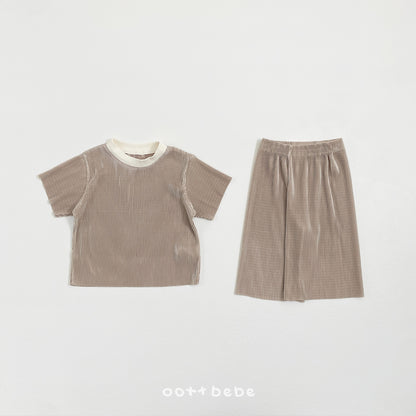 [PRE-ORDER] Barbie Pleats Top Bottom Set (Mom Couple)