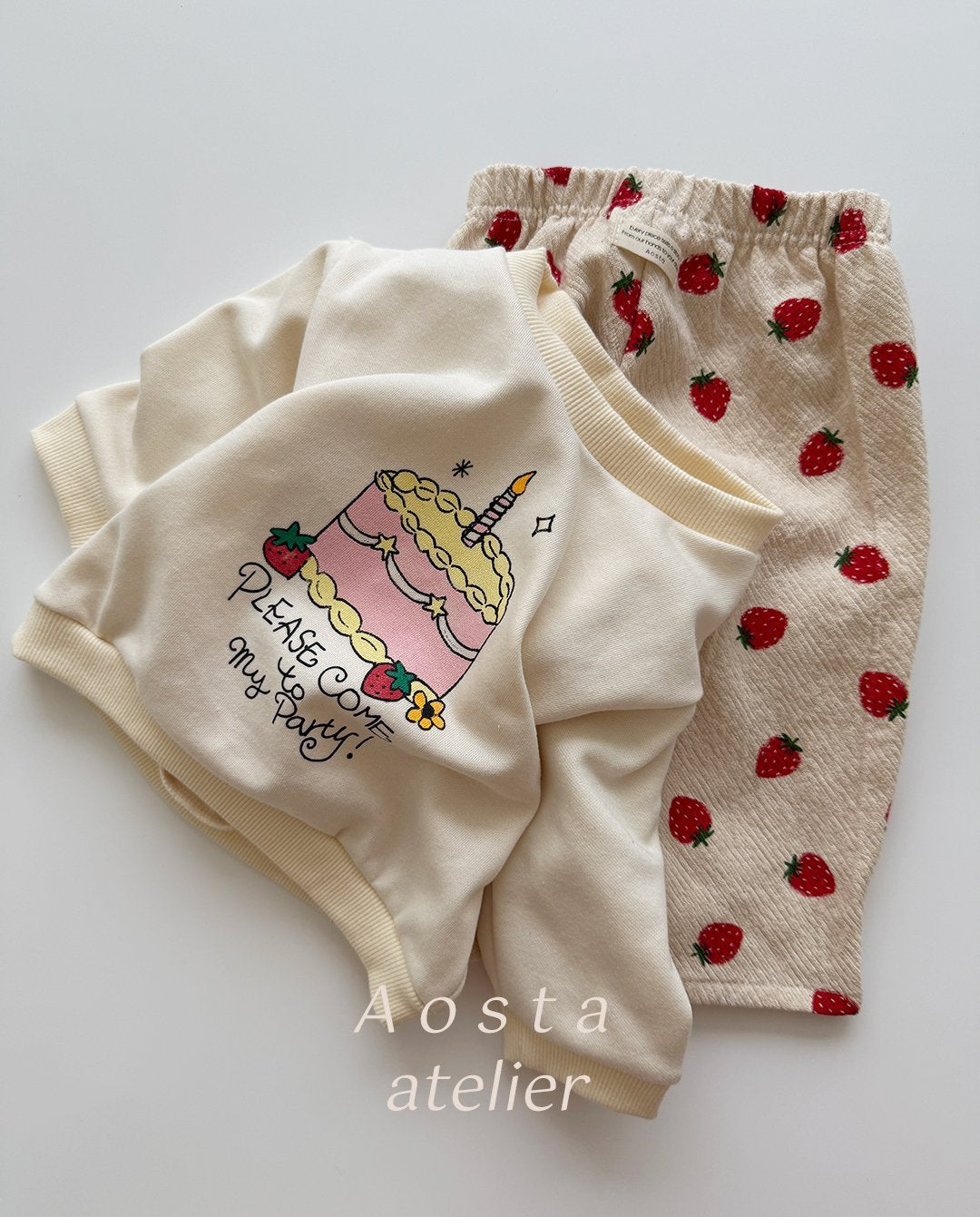 [PRE-ORDER] Cake Sweatshirts