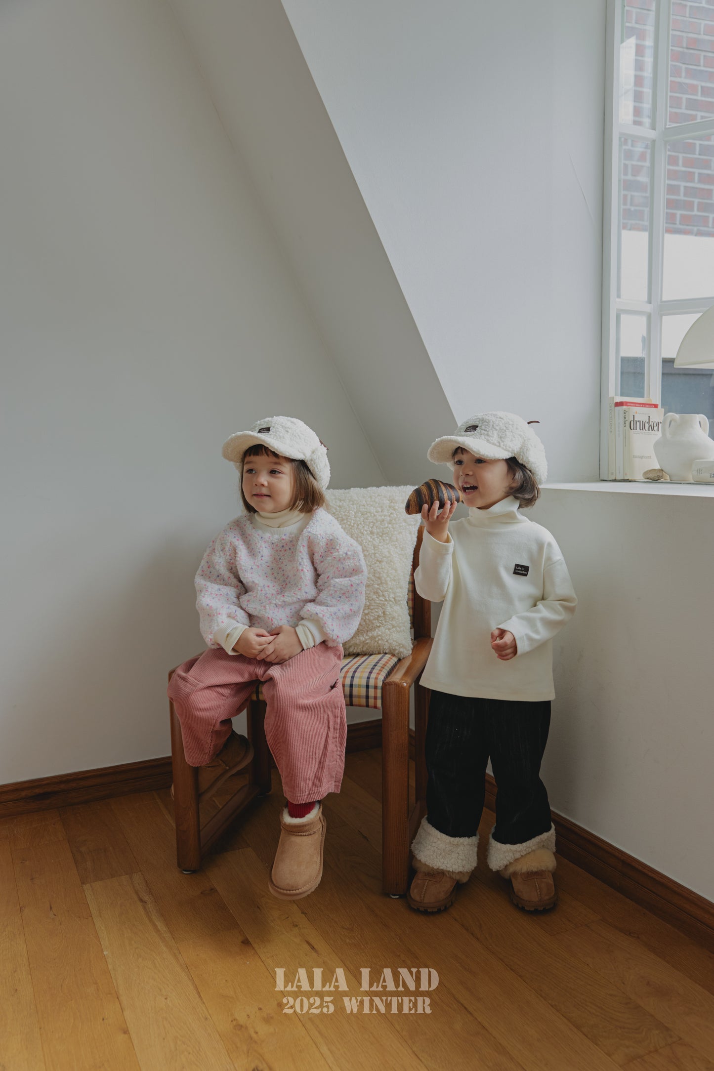 [PRE-ORDER] Loose Fit Chewy Turtleneck T-Shirts