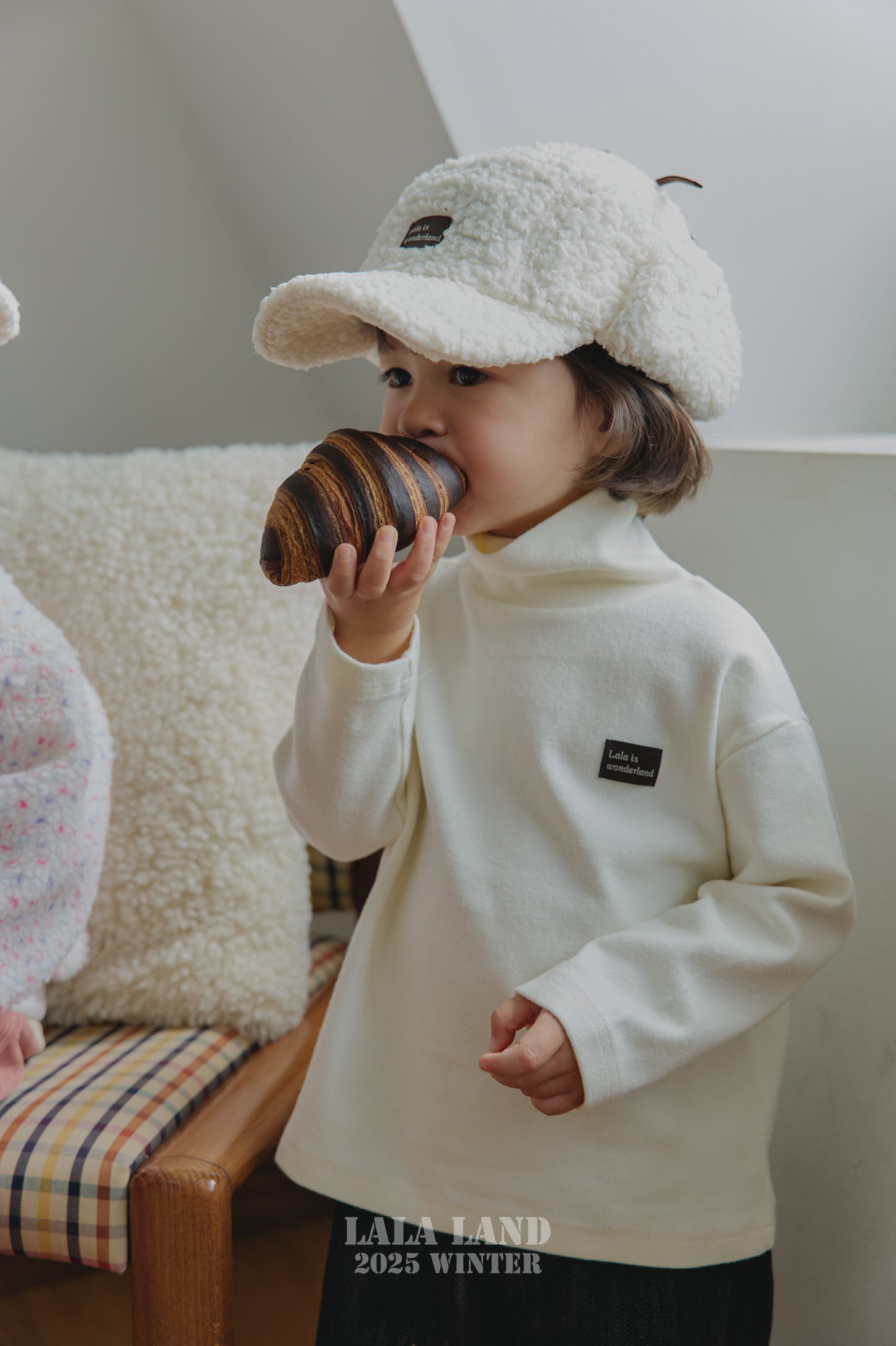 [PRE-ORDER] Loose Fit Chewy Turtleneck T-Shirts