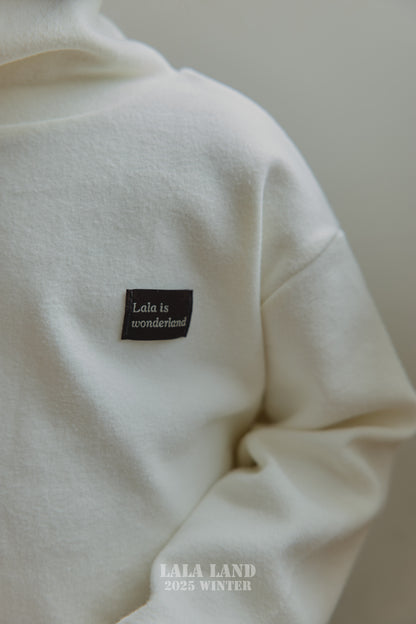 [PRE-ORDER] Loose Fit Chewy Turtleneck T-Shirts