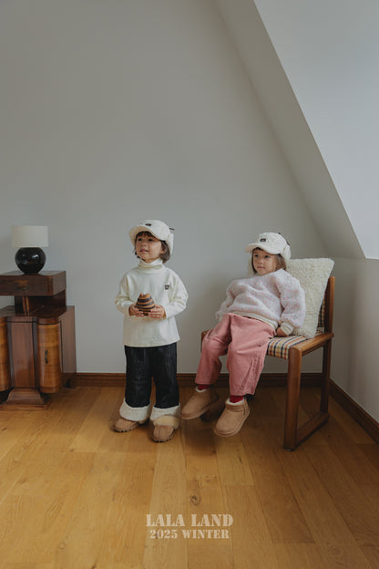 [PRE-ORDER] Loose Fit Chewy Turtleneck T-Shirts