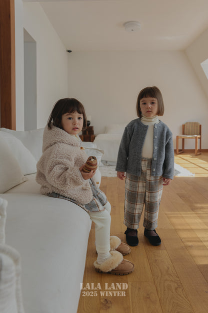 [PRE-ORDER] Pom Pom Ribbed Cardigan