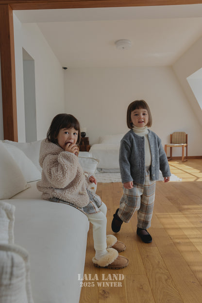 [PRE-ORDER] Pom Pom Ribbed Cardigan