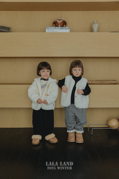 [PRE-ORDER] Check Boa Fur Pants