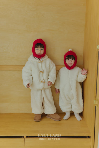 [PRE-ORDER] Pom Pom Bonnet