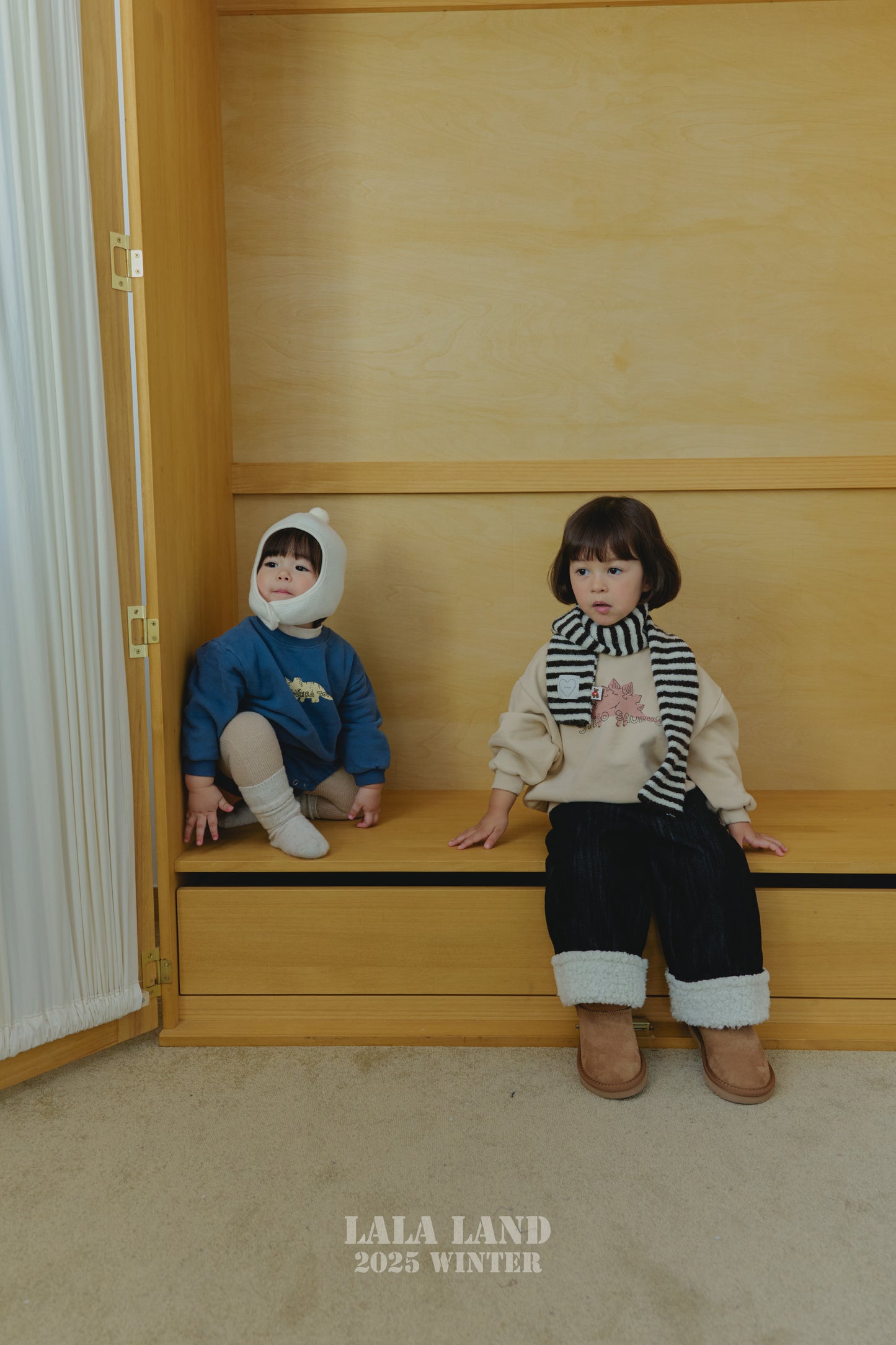 [PRE-ORDER] Winter Dino Sweatshirts