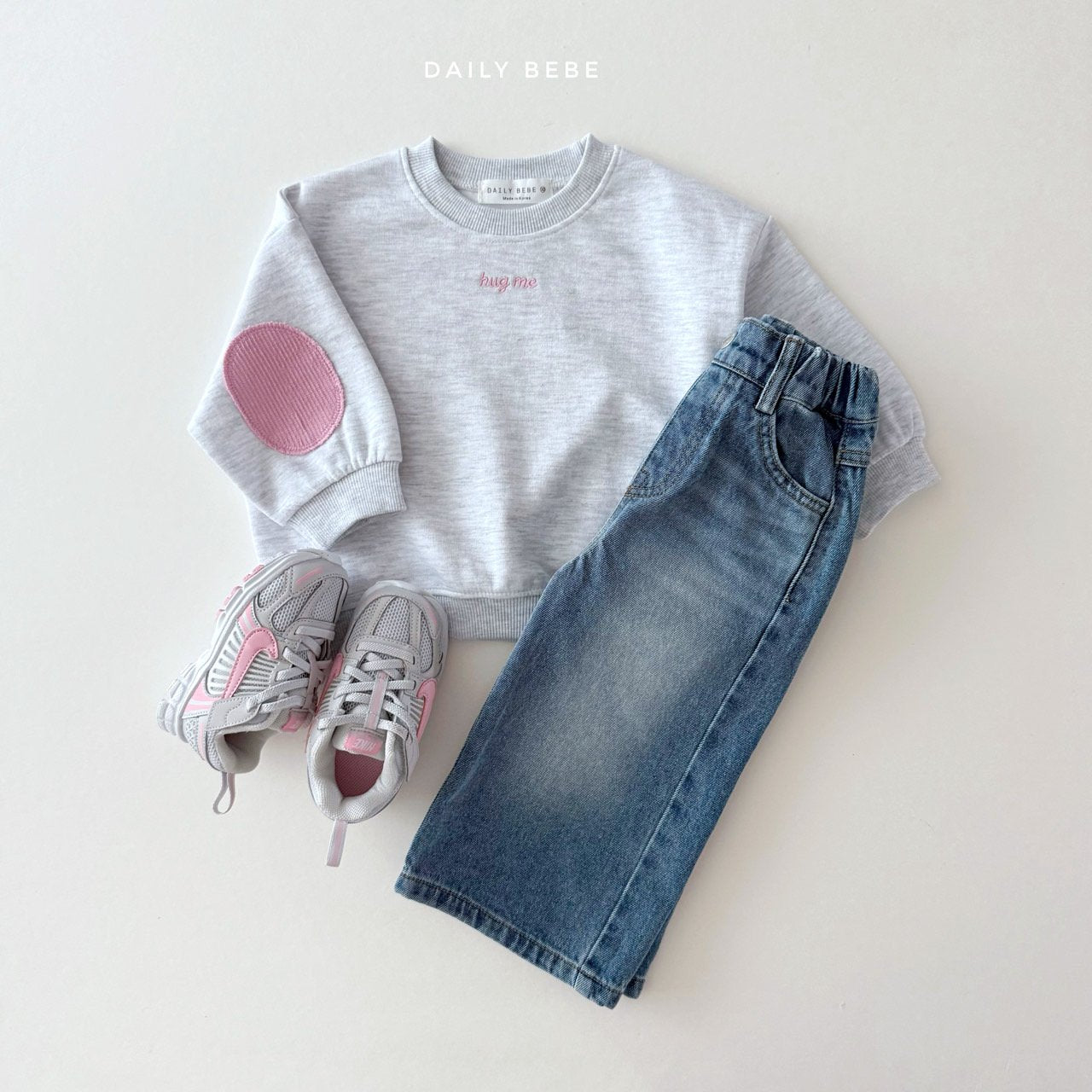 [PRE-ORDER] Hug Me Sweatshirts