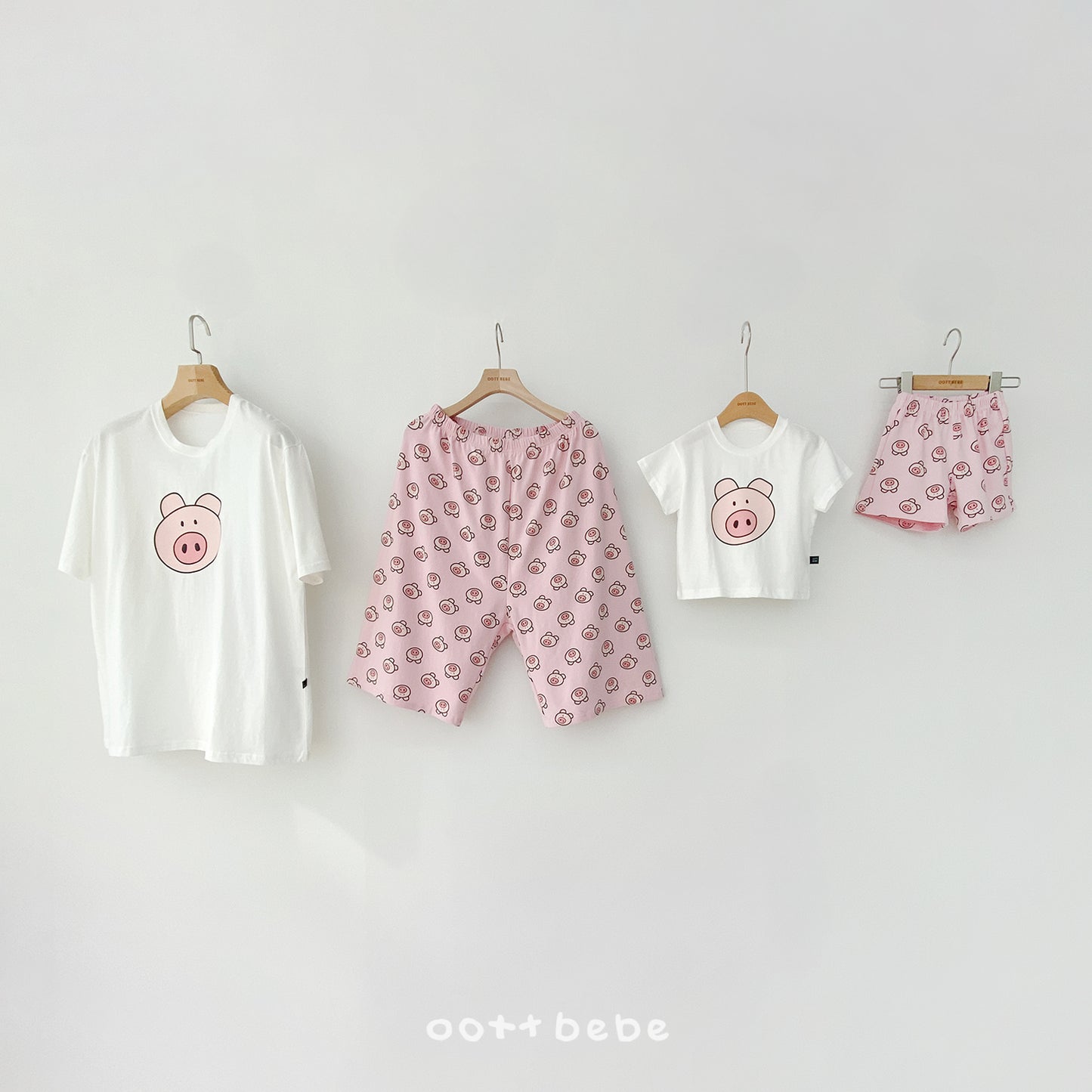 [PRE-ORDER] Happy Friends T-Shirts (Mom&Dad Couple)