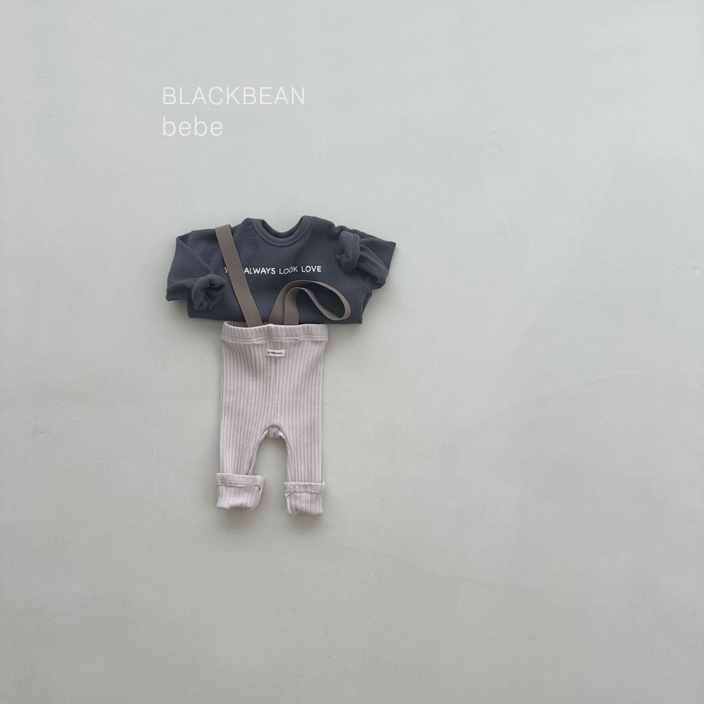 [PRE-ORDER] Looking Baby T-Shirts