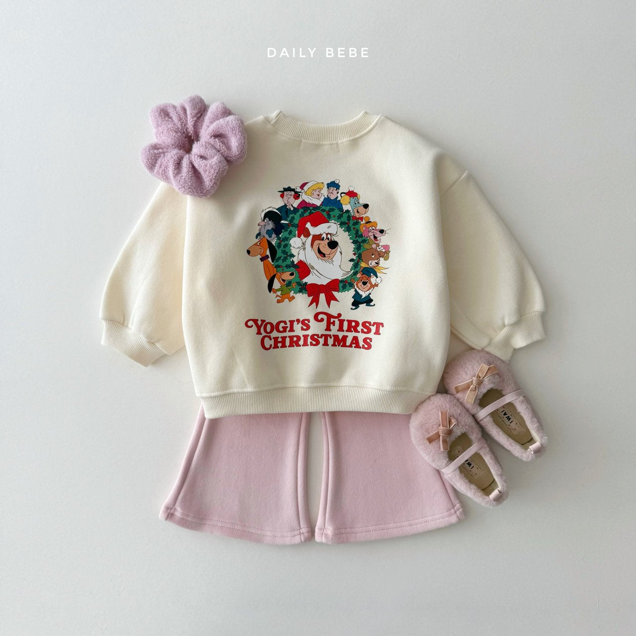 [PRE-ORDER] Wreath Sweatshirts (Mom Couple)