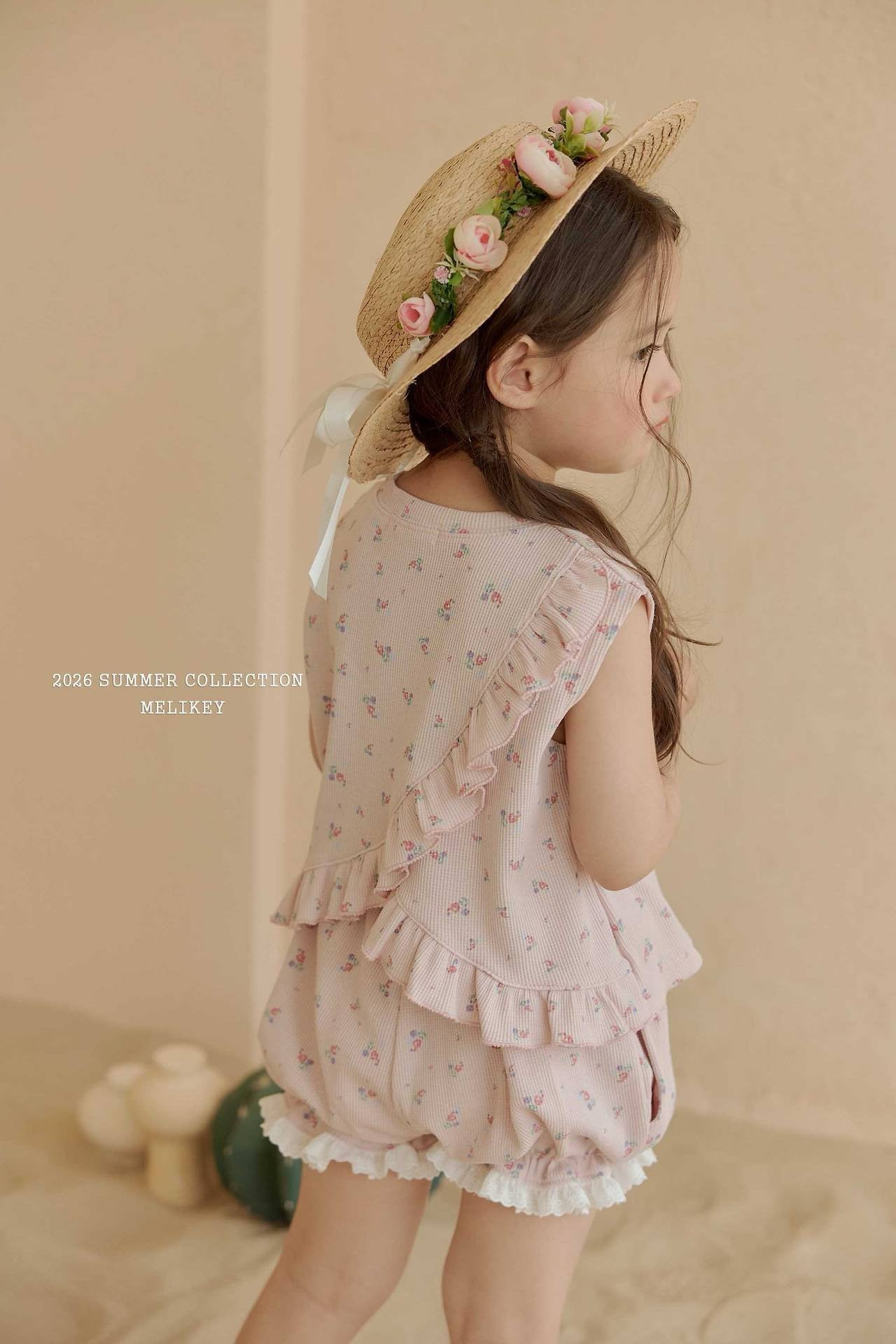 [PRE-ORDER] Din Din Frill T-Shirts