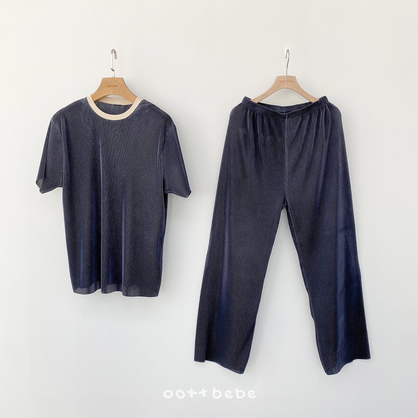 [PRE-ORDER] Barbie Pleats Top Bottom Set (Mom Couple)