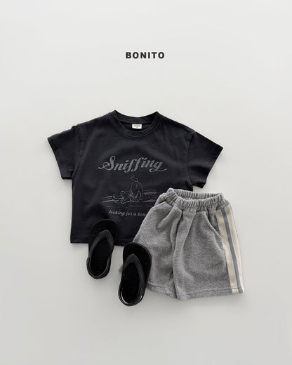 [PRE-ORDER] Sniffing T-Shirts