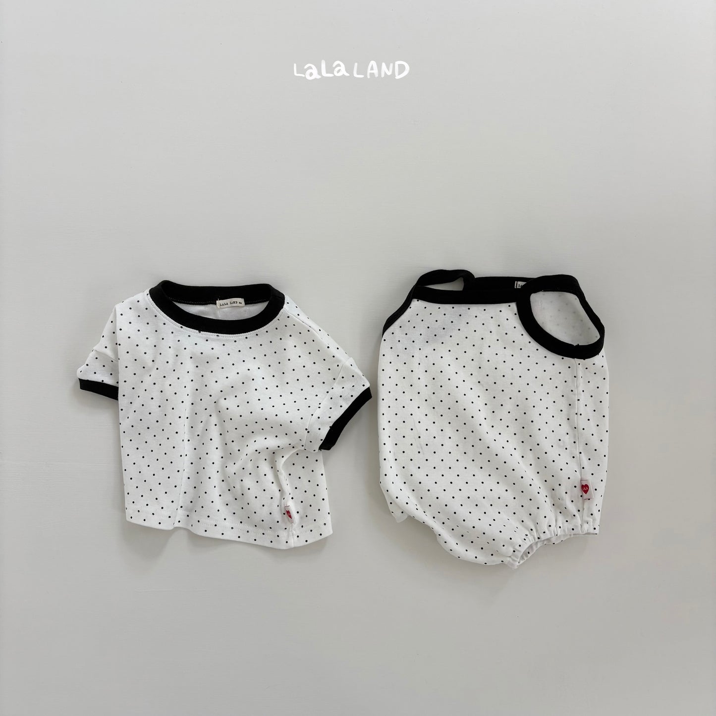 [PRE-ORDER] Heart Dot T-Shirts
